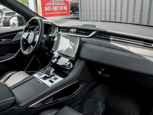 New 2026 Jaguar F-PACE R-Dynamic S image 21