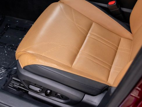 Used 2022 Lexus ES 350 Ultra Luxury w/ Accessory Package 2 FWD image 16