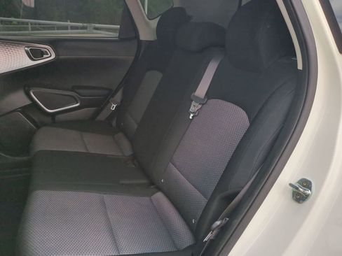 Used 2022 Kia Soul LX FWD image 22