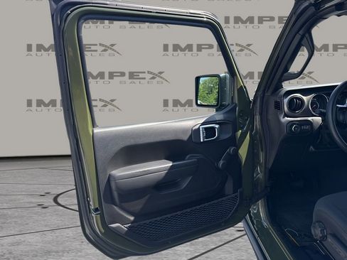 Used 2022 Jeep Wrangler Unlimited Sport AWD/4WD image 17