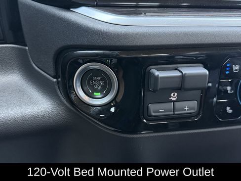 Used 2022 Chevrolet Silverado 1500 LTZ w/ LTZ Convenience Package II AWD/4WD image 27