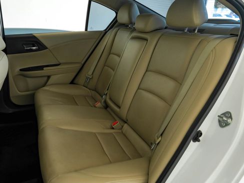 Used 2016 Honda Accord Touring image 30