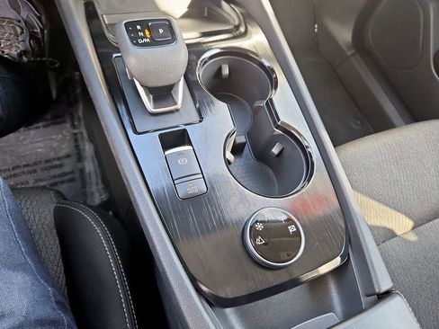 Used 2025 Nissan Rogue SV image 28