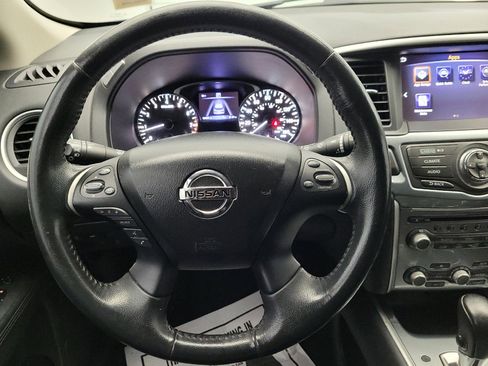 Used 2017 Nissan Pathfinder SL w/ Cargo Package image 22