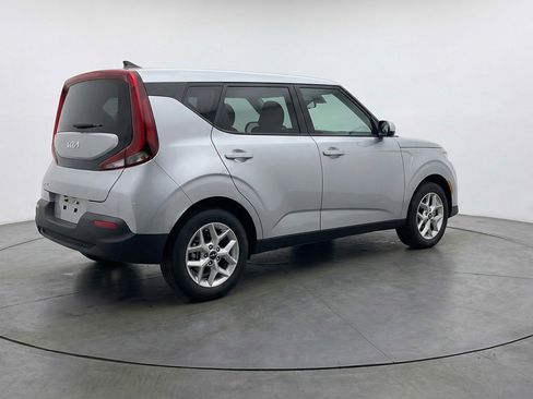 Used 2025 Kia Soul LX w/ LX Technology Package image 9