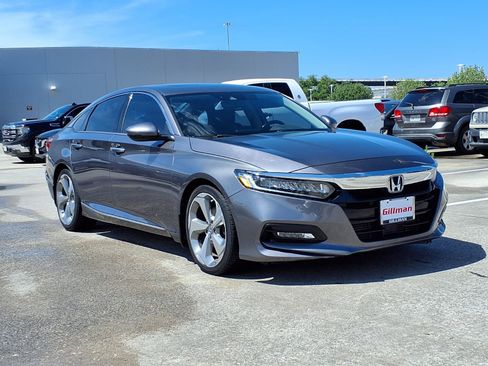 Certified 2018 Honda Accord Touring image 2