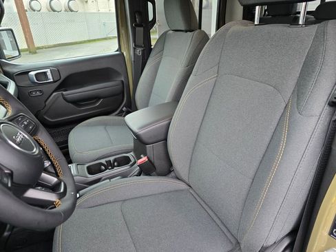 New 2025 Jeep Gladiator Willys image 24