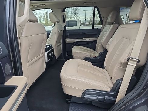 Used 2024 Ford Expedition Limited image 25