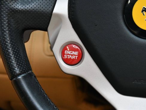 Used 2014 Ferrari California RWD image 27