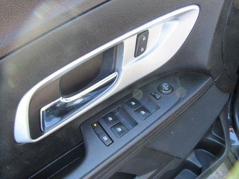 Used 2017 Chevrolet Equinox LT w/ Convenience Package image 12