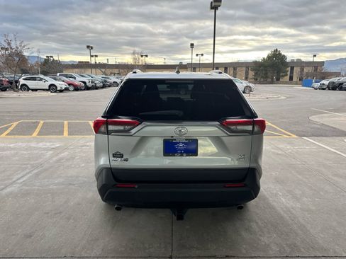 Used 2021 Toyota RAV4 LE image 5