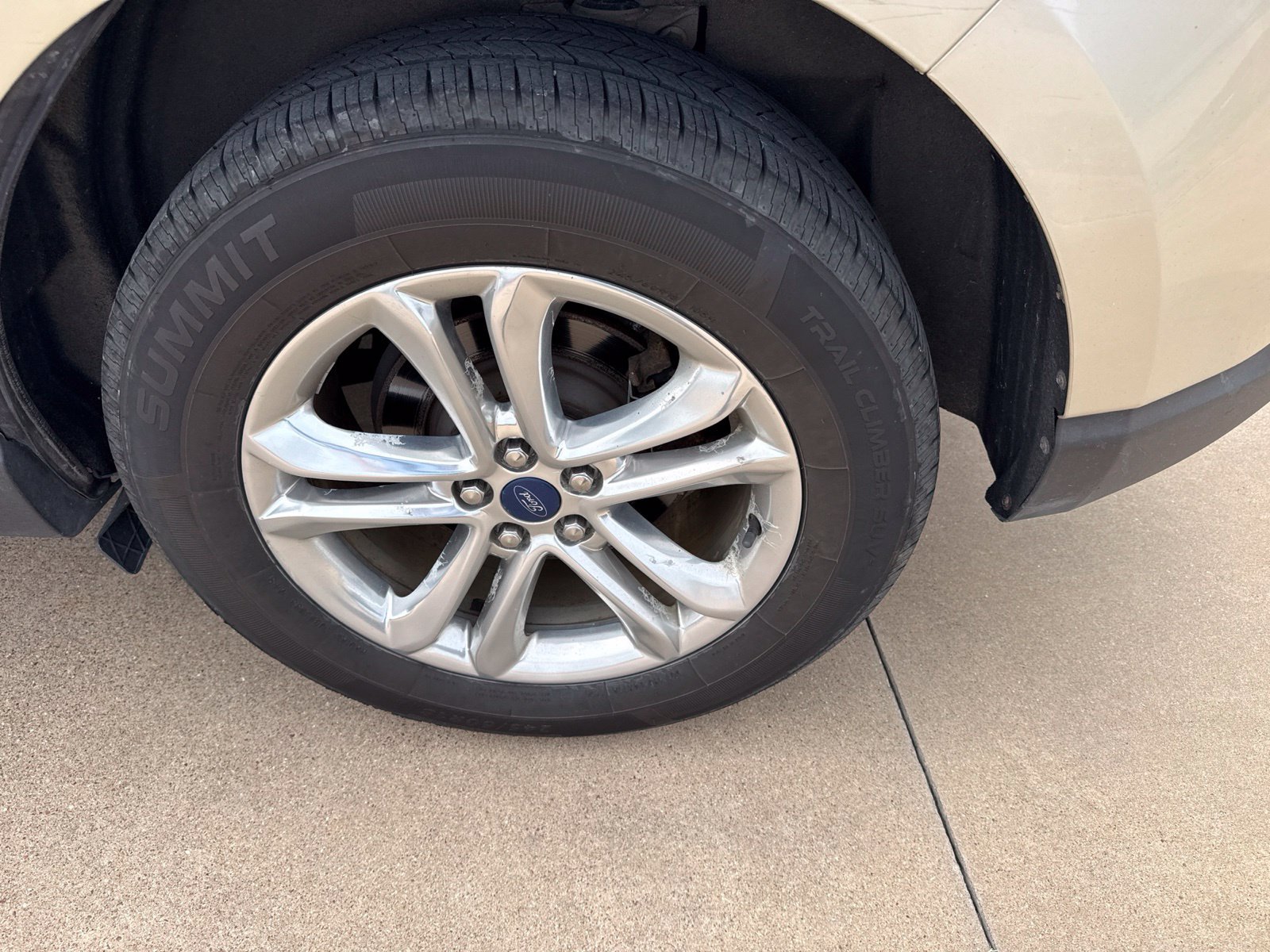 Used 2018 Ford Edge SEL w/ Equipment Group 201A AWD/4WD image 11