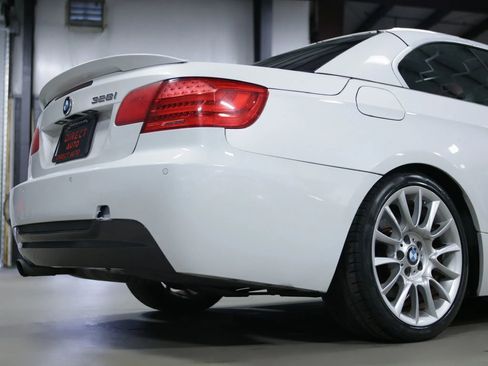 Used 2013 BMW 328i Convertible w/ M Sport Pkg image 17