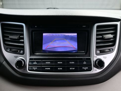 Used 2016 Hyundai Tucson SE w/ Option Group 02 FWD image 17