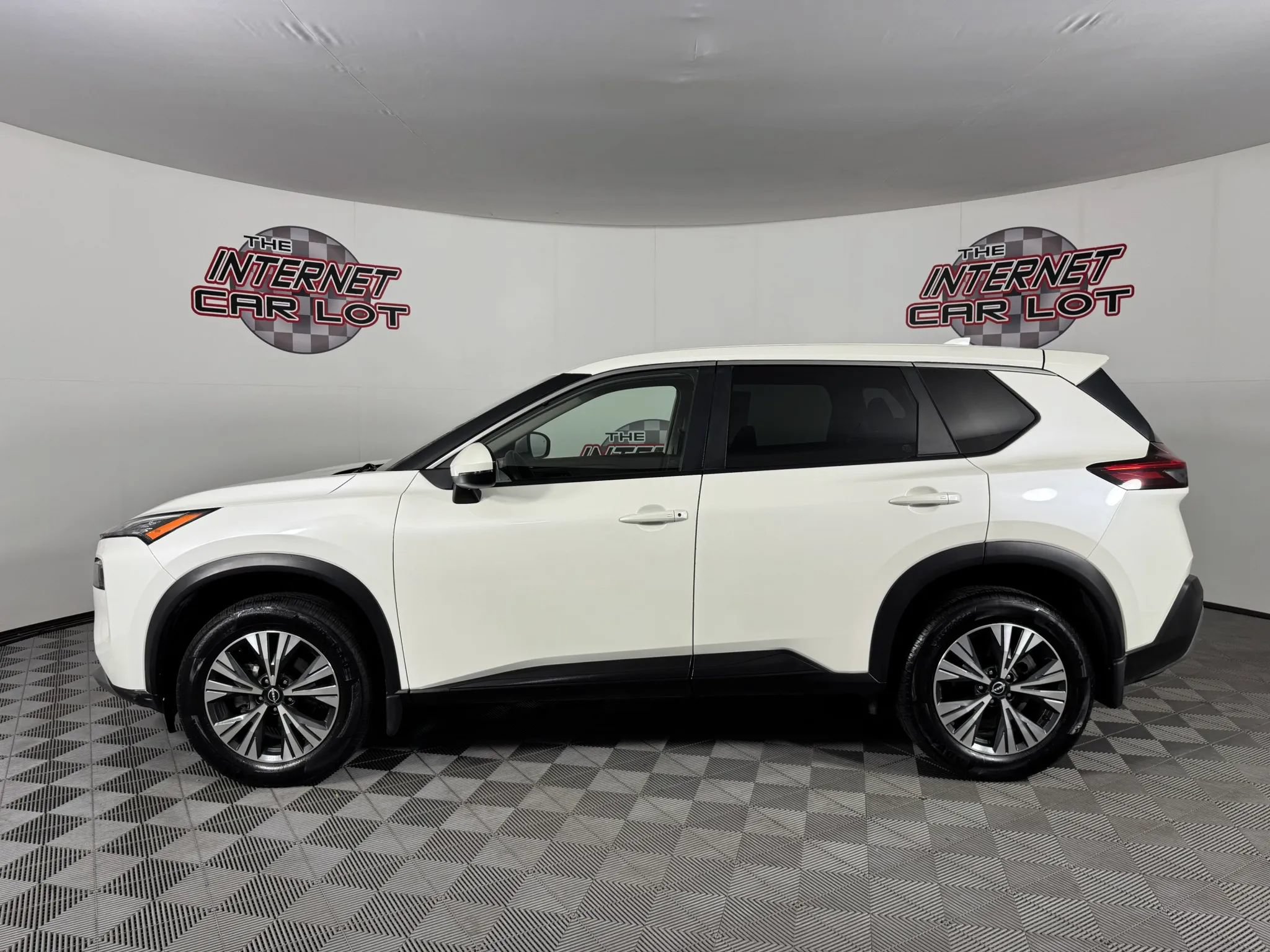 Used 2023 Nissan Rogue SV AWD/4WD image 4