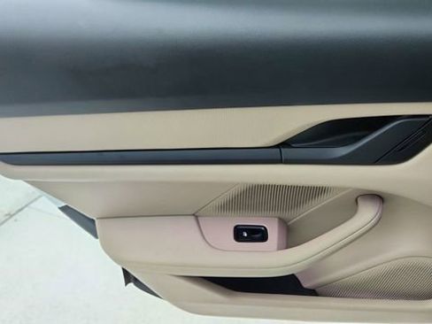 Used 2023 Porsche Taycan 4S AWD/4WD image 31