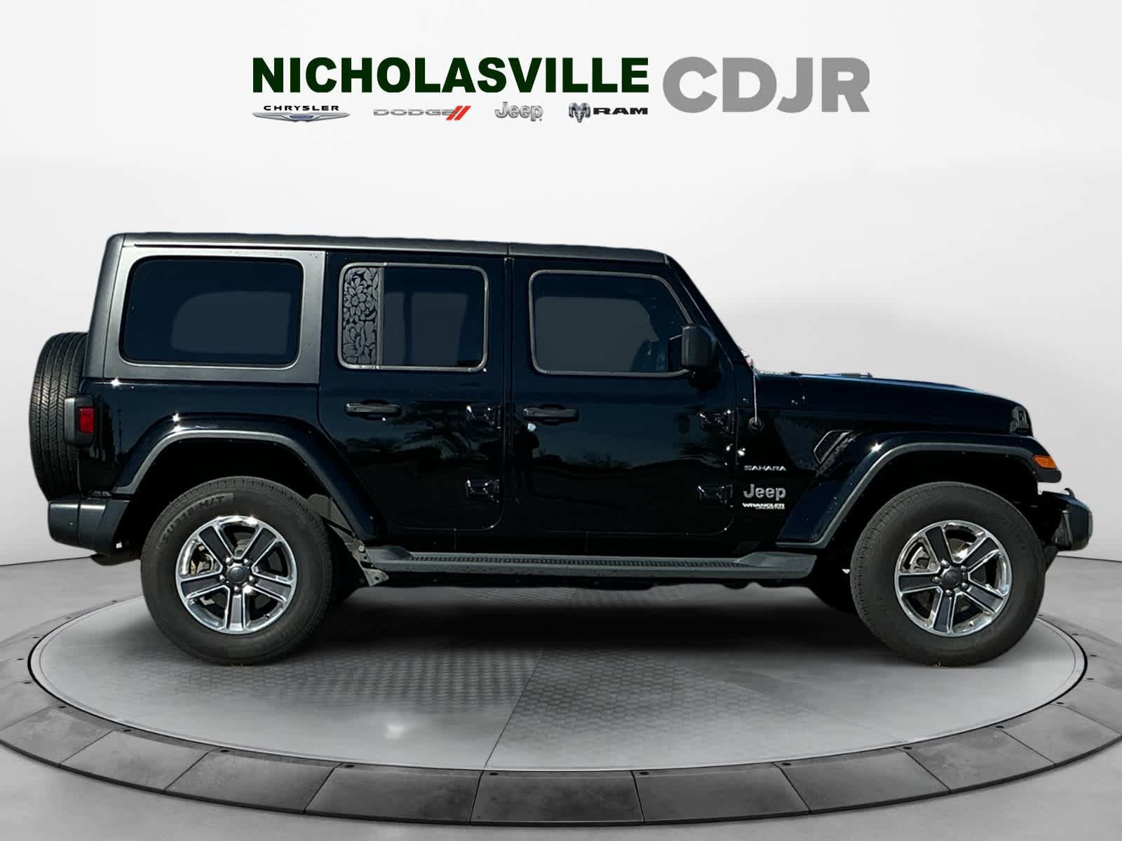 Used 2019 Jeep Wrangler Unlimited Sahara AWD/4WD image 6