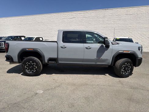 Used 2024 GMC Sierra 2500 AT4X AWD/4WD image 4