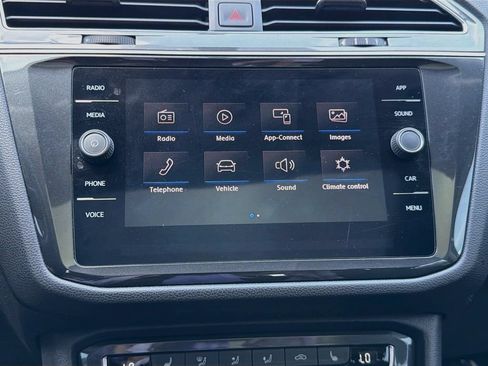 Used 2019 Volkswagen Tiguan SE w/ Panoramic Sunroof Package FWD image 28