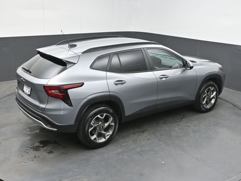 New 2026 Chevrolet Trax LT w/ Driver Confidence Package FWD image 39