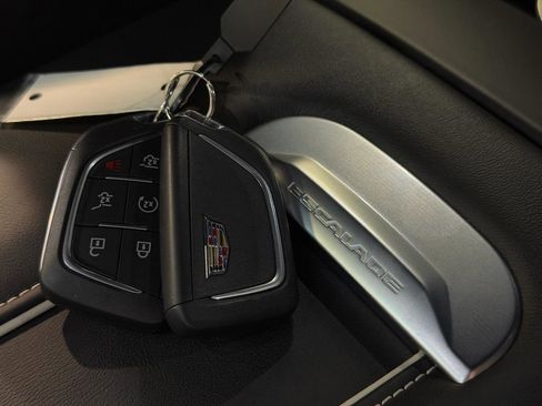 Used 2025 Cadillac Escalade ESV Sport Platinum image 27