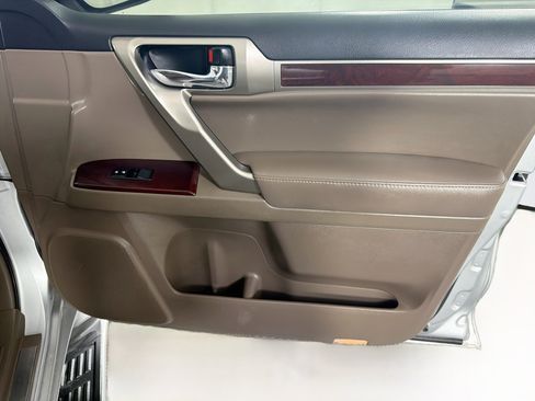 Used 2018 Lexus GX 460 Premium w/ Premium Package AWD/4WD image 31