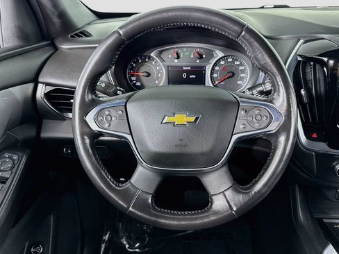 Used 2022 Chevrolet Traverse LT FWD image 23