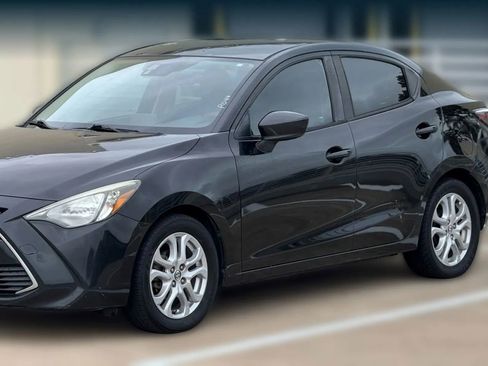 Used 2016 Scion iA image 4