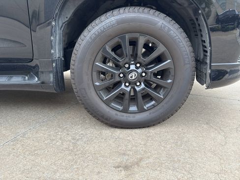Certified 2023 Lexus GX 460 w/ Black Line Special Edition AWD/4WD image 12