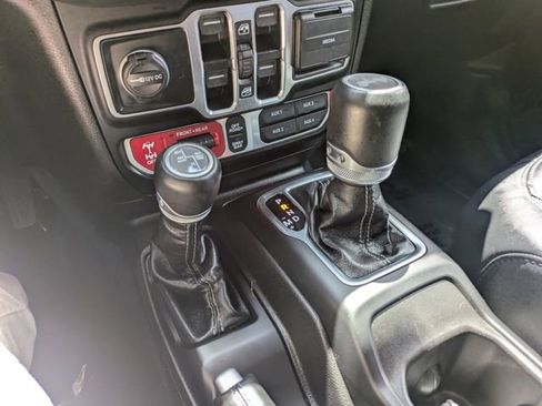 Used 2024 Jeep Wrangler Unlimited Rubicon 4xe AWD/4WD image 31