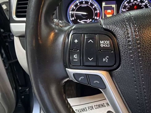 Used 2019 Toyota Highlander XLE image 16