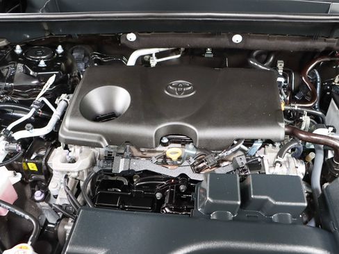 Used 2023 Toyota RAV4 XLE image 29