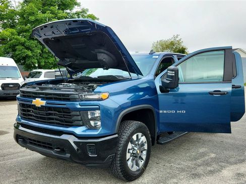 New 2026 Chevrolet Silverado 2500 Custom w/ Custom Value Package AWD/4WD image 8
