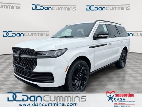 New 2026 Lincoln Navigator Reserve w/ Jet Appearance Package AWD/4WD image 1