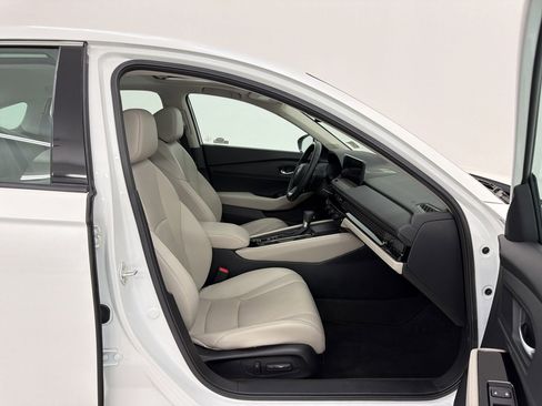 Used 2023 Honda Accord Touring image 29