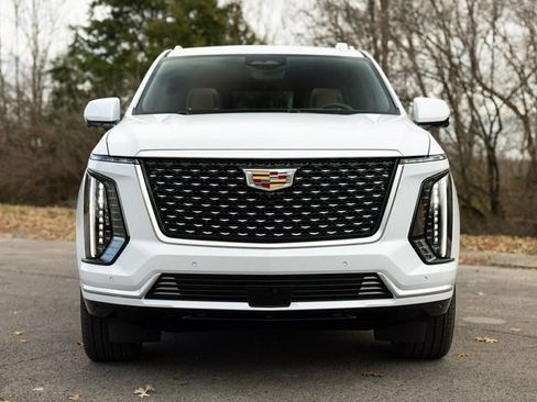 Used 2026 Cadillac Escalade Luxury w/ Touring Package image 15