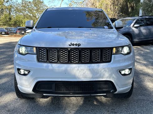 Used 2019 Jeep Grand Cherokee Altitude image 6