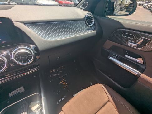 Used 2026 Mercedes-Benz GLA 35 AMG 4MATIC image 4