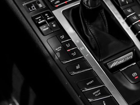 Used 2017 Porsche Macan GTS AWD/4WD image 25
