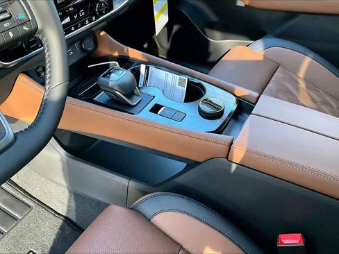 New 2026 Nissan Rogue Platinum w/ Tech Package image 7