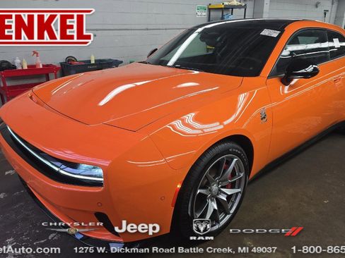 Used 2024 Dodge Charger Daytona Scat Pack w/ Plus Group image 1