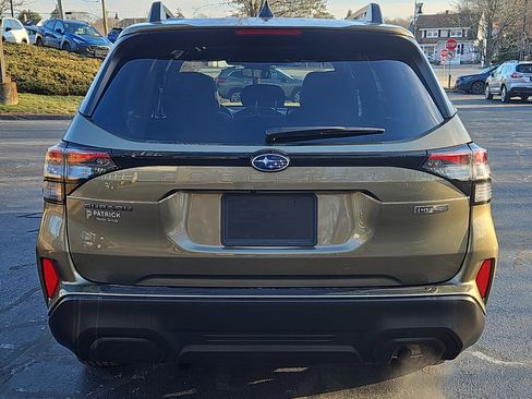 Certified 2025 Subaru Forester Premium image 26
