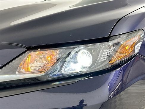 Used 2022 Toyota Camry SE image 30