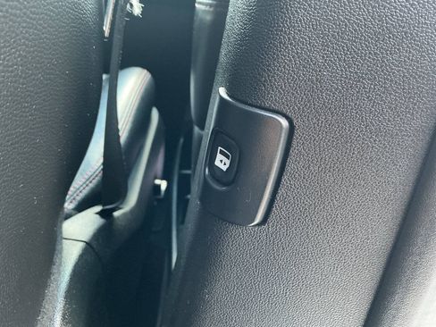 Used 2018 Dodge Grand Caravan GT FWD image 26