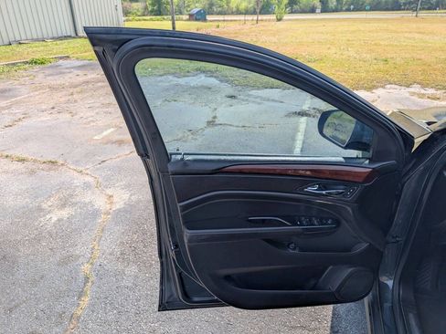 Used 2015 Cadillac SRX Luxury w/ Driver Awareness Package FWD image 21