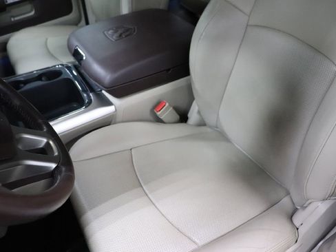 Used 2017 RAM 1500 Laramie w/ Convenience Group image 12