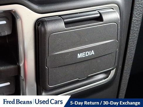 Used 2024 Jeep Wrangler Unlimited Sahara image 27