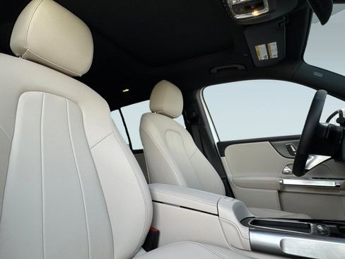 Certified 2024 Mercedes-Benz EQB 300 4MATIC image 32