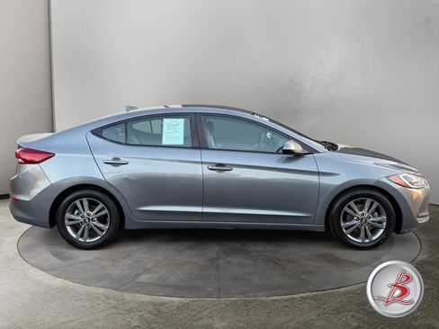 Used 2018 Hyundai Elantra SEL image 8