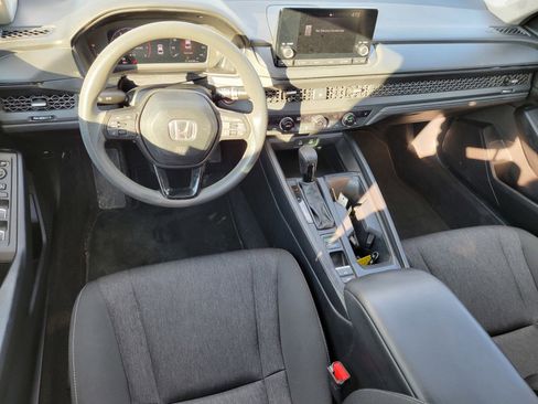Used 2023 Honda Accord EX image 32